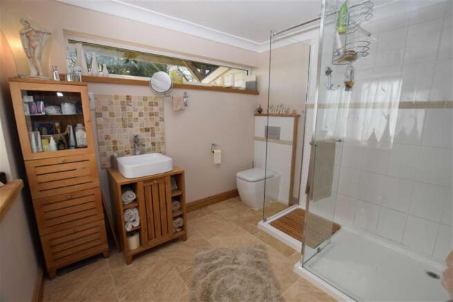 ENSUITE SHOWER ROOM