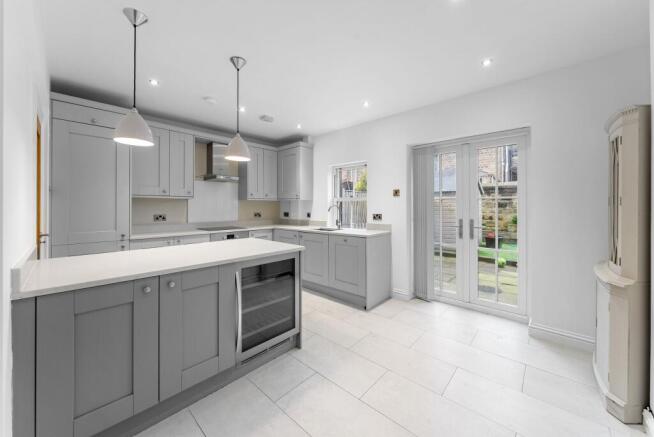 3 bed Terraced for sale Image 5