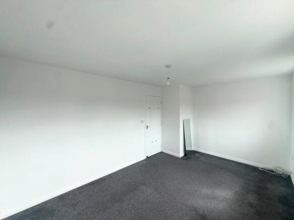 4 bed Town House to rent Image 7