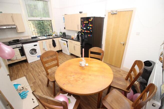 6 bed Terraced to rent Image 10