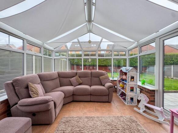 4 bed Detached for sale Image 12