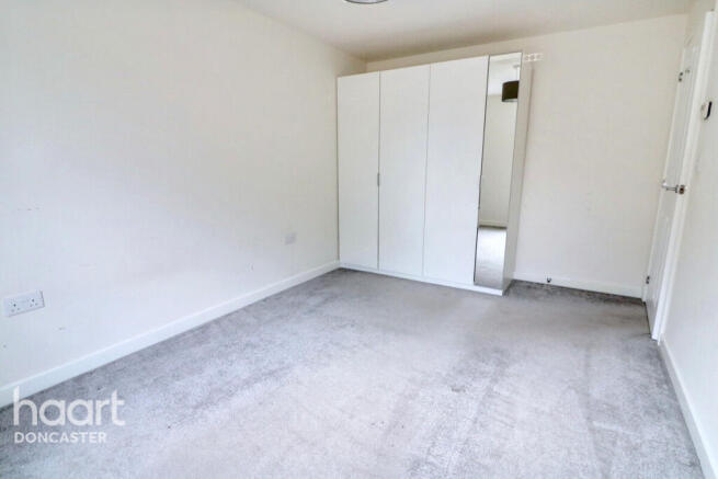 2 bed Coach House for sale Image 12