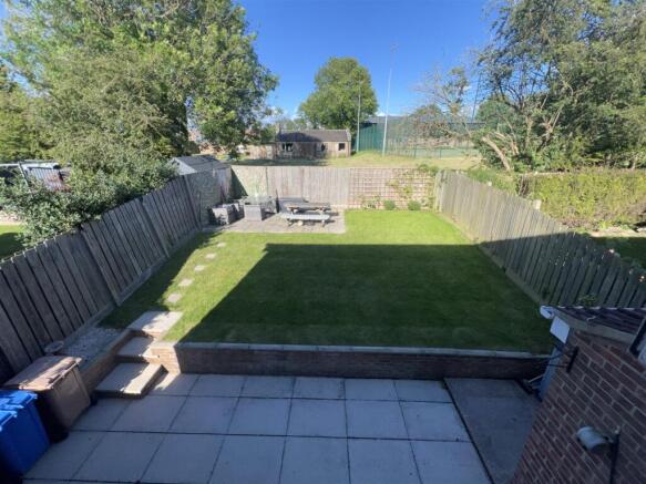 4 bed Detached for sale Image 10
