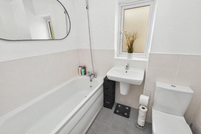 3 bed Semi-Detached for sale Image 10