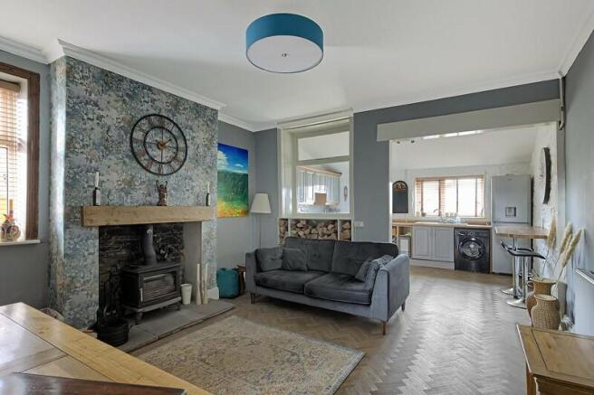 Lounge/Kitchen