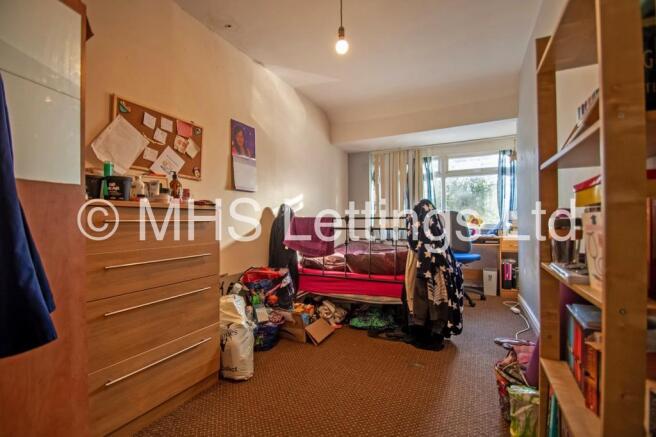 4 bed Terraced to rent Image 6
