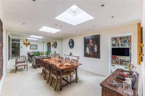 Shaftesbury Mews, London, W8