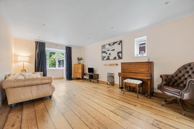 Sitting room to garden