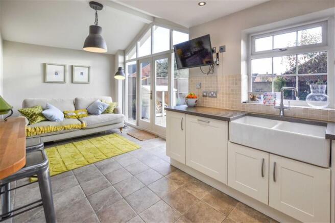 LIVING KITCHEN