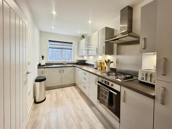 3a1201e7-4-4BCA-974C-6CEBEA087F4A-4113-000001E512C