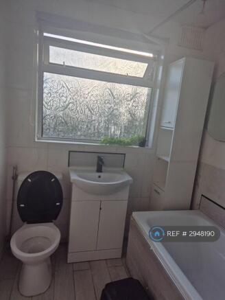 3 bed Semi-Detached to rent Image 7