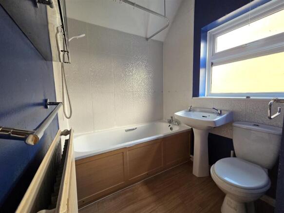 25 Kent - Bathroom.jpg