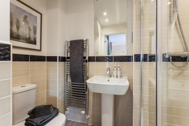 Typical Cambridge en suite