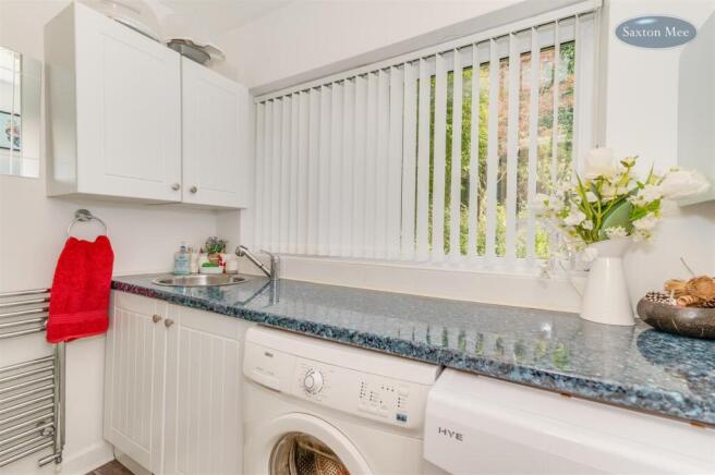 4 bed Link Detached House for sale Image 6