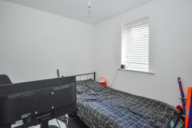 4 bed Semi-Detached for sale Image 8