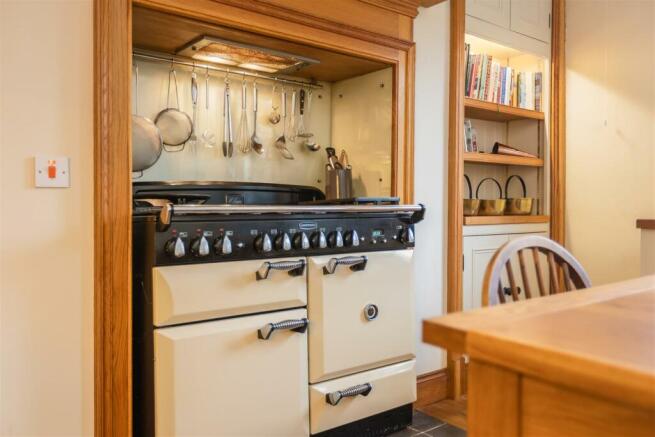 The Avenue 10 Kitchen-7.jpg