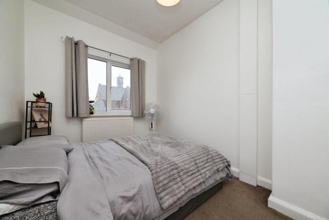 3 bed Terraced for sale Image 9
