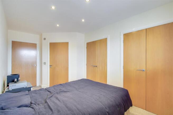 2 bed Apartment for sale Image 5
