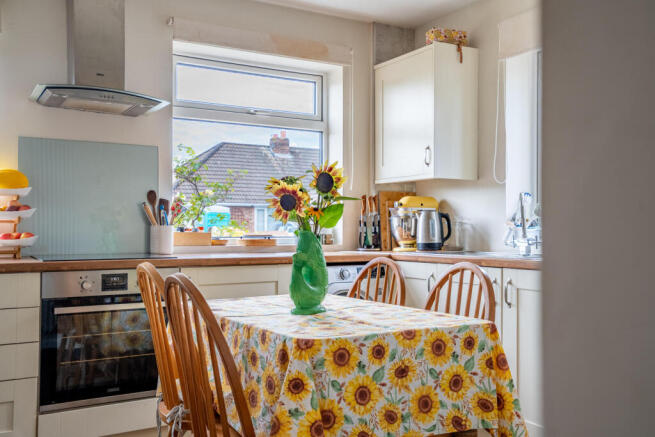 2 bed Semi-Detached Bungalow for sale Image 5