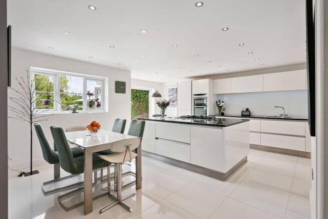 Kitchen / Breakfast Room