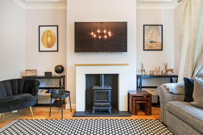 5 bed Semi-Detached for sale Image 5