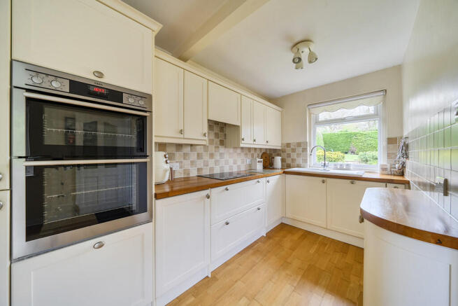 1436352-7-69e10f8...