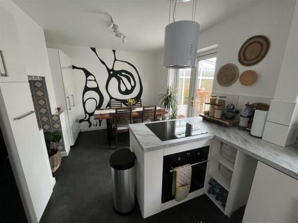 Kitchen / Dining Room