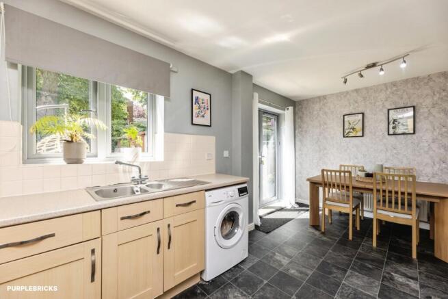 3 bed Town House for sale Image 10