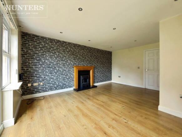 3 bed Semi-Detached for sale Image 6
