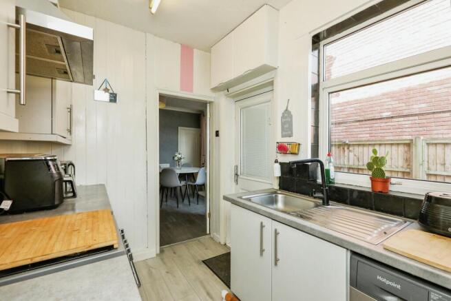2 bed Terraced for sale Image 7