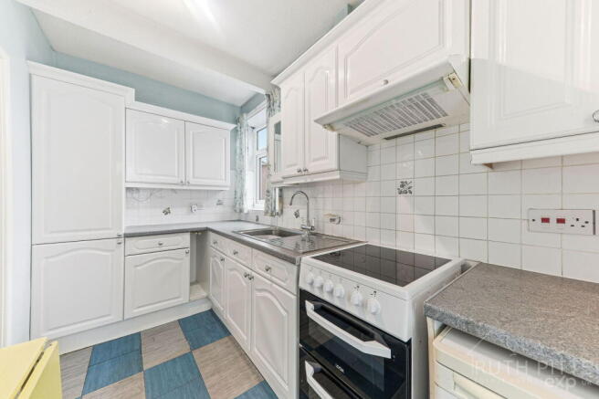 3 bed Semi-Detached for sale Image 5