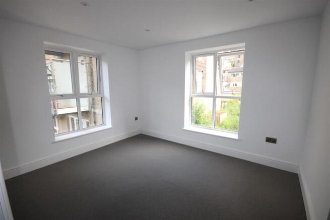 2 bed Apartment for sale Image 7