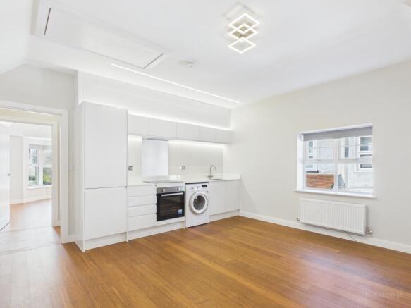 CAM02136G0-PR0563-STILL003