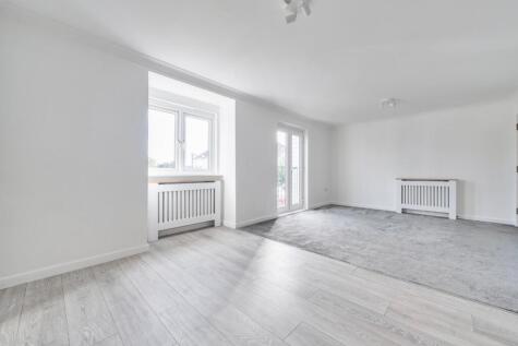 Sherwood Avenue, Larkfield