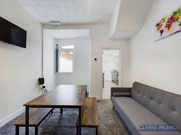 5 bed Terraced for sale Image 7