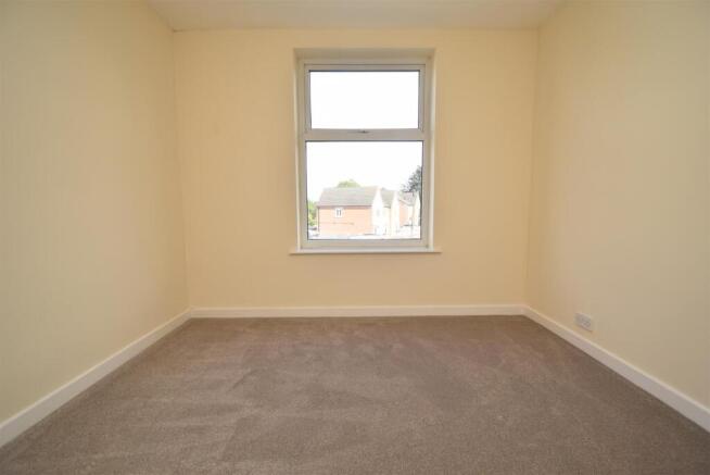 3 bed Terraced to rent Image 9