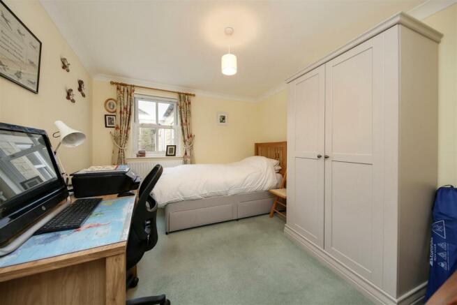 Bed1.jpg