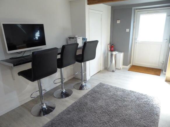 3 bed Terraced to rent Image 4
