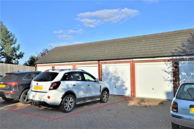 Garage & Parking