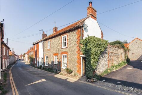 Chain Free in Blakeney