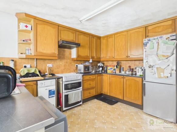 CAM03603G0-PR0064-STILL016