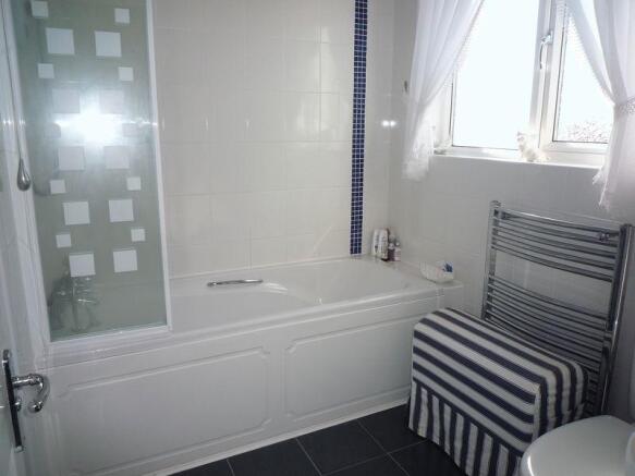 Bathroom/WC (1st...
