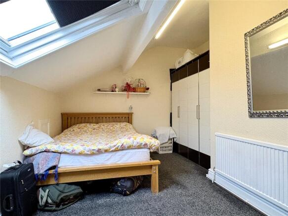 5 bed Terraced for sale Image 9