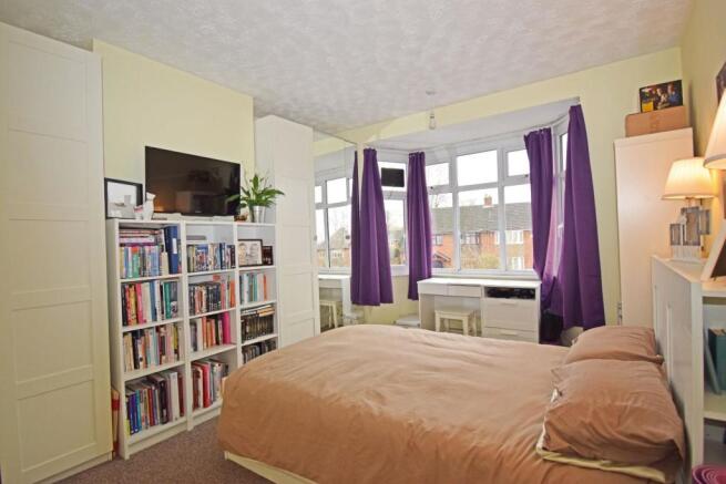 Holmlea, bed 1.jpg