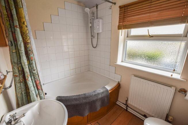 Bathroom.jpg