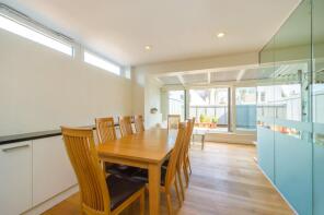 Flat 71, 36a West One House, Riding House Street, London W1W 7ER