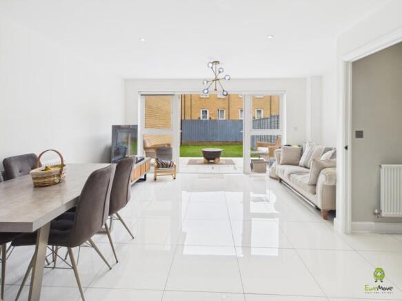 Kitchen, diner, family room presented by James Hil