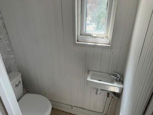 Cloakroom/wc