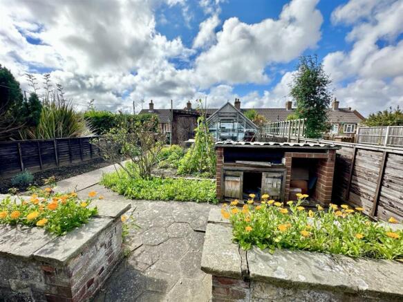 rear garden.JPEG