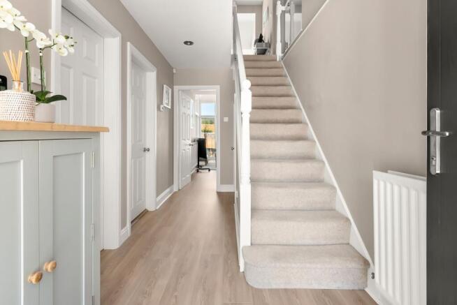 4 bed Detached for sale Image 9